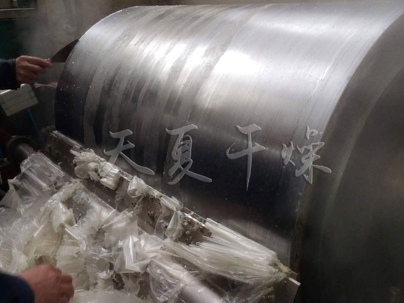 出口俄羅斯啤酒酵母雙滾筒刮闆幹燥機(jī)二台